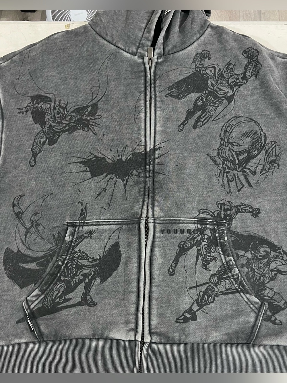 YoungLA x Batman Story Board Oversized Zip Up Hoodie 5211 Mens Large Grey NWT - Picture 6 of 8